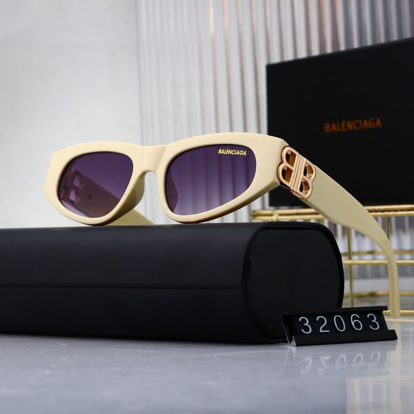 Lunettes de soleil carrées creuses œil de chat chic