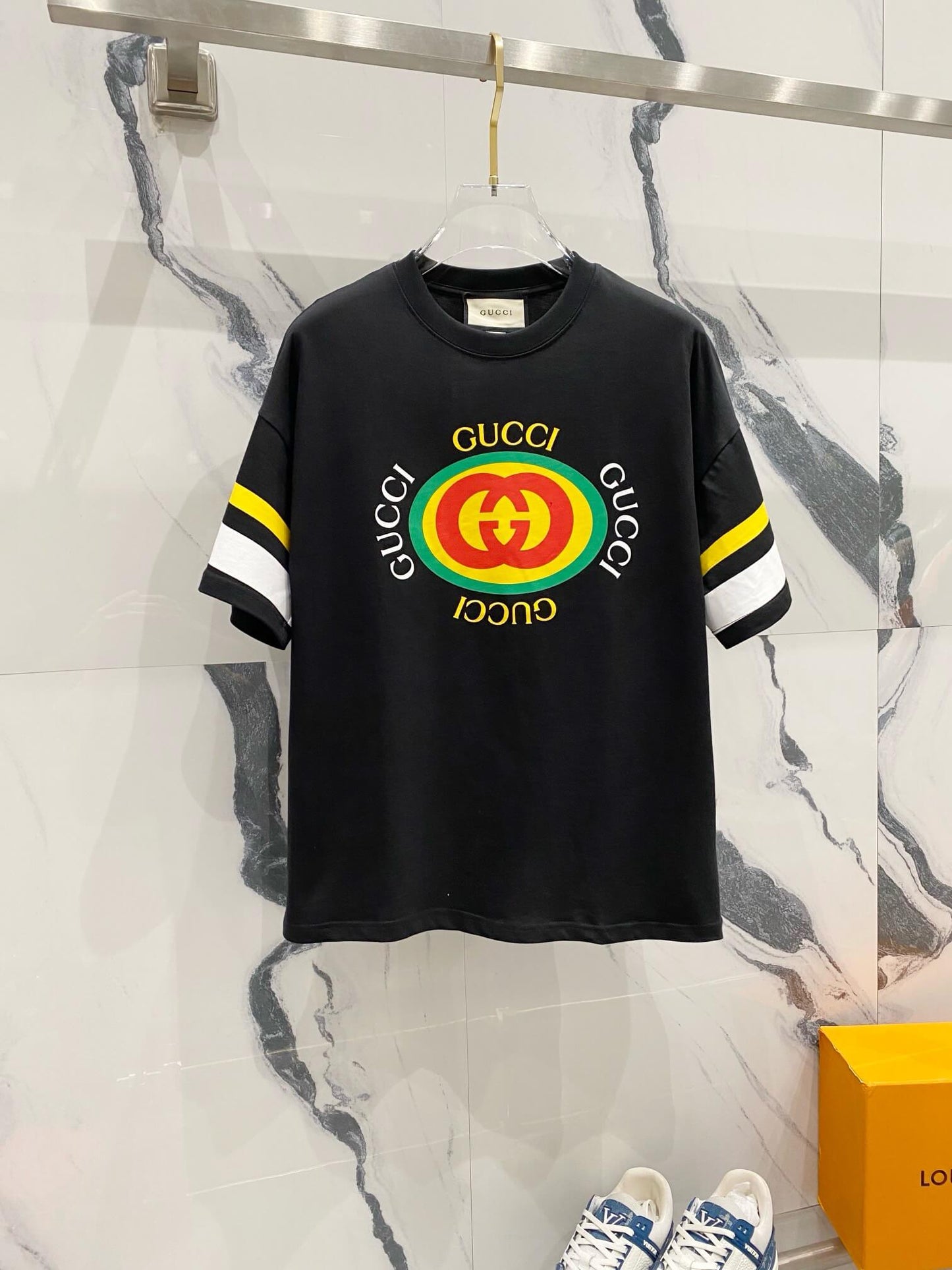 T-Shirt mit Ärmelstreifen