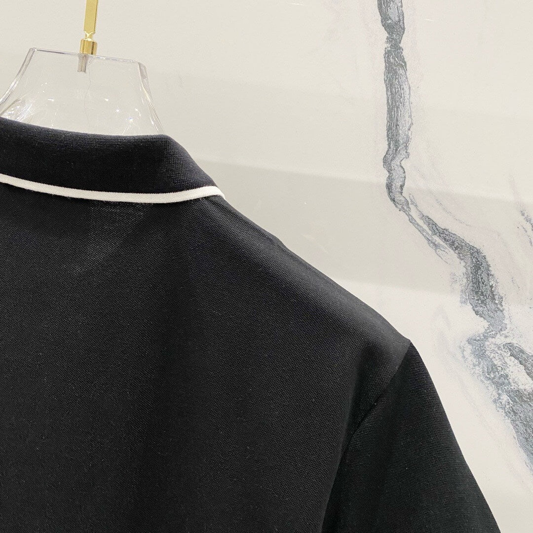Polo à broderie carrée