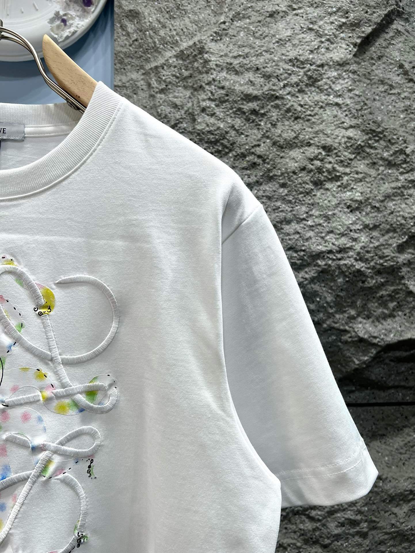 T-Shirt mit Oktopus-Stickerei