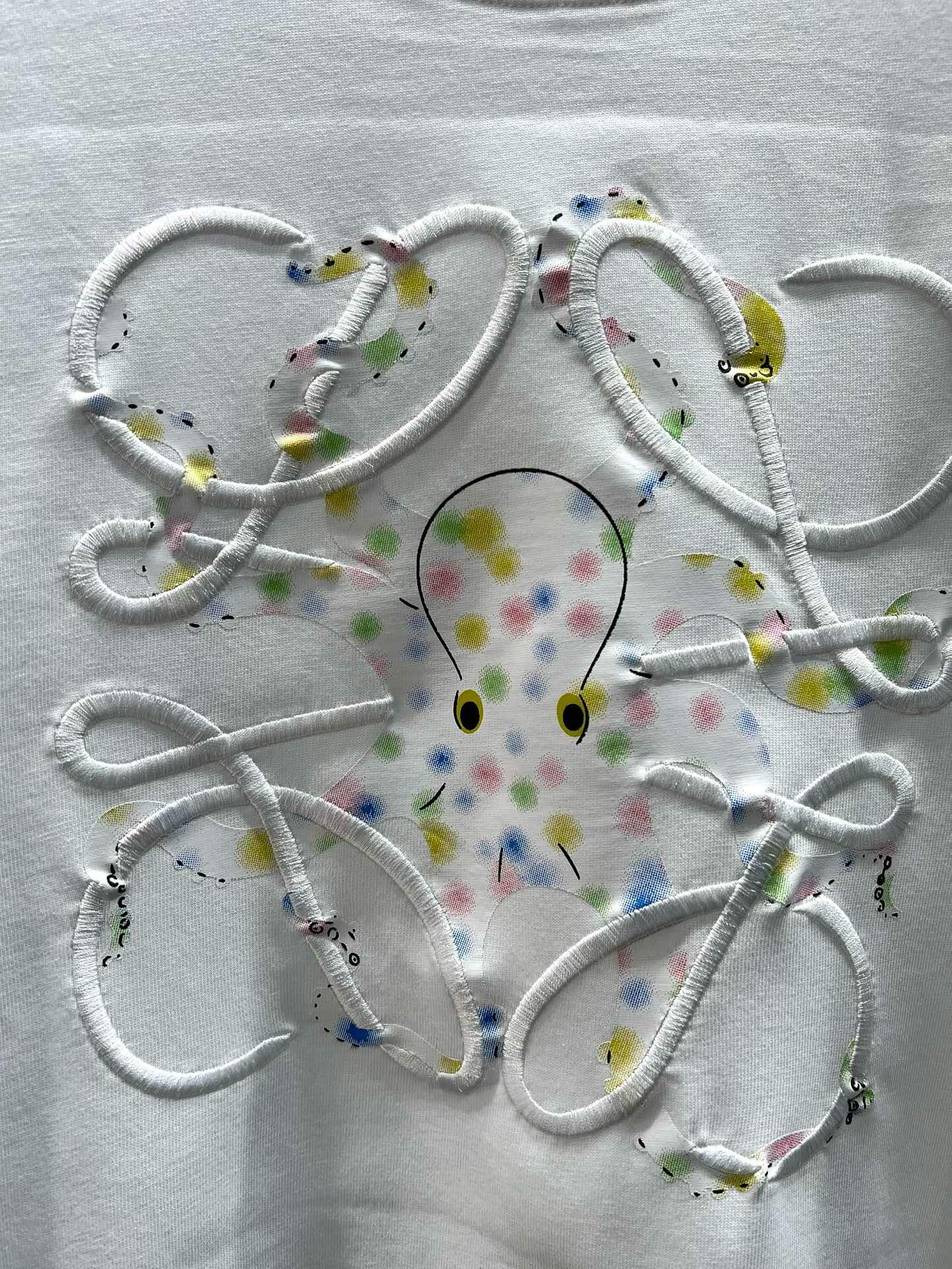 T-Shirt mit Oktopus-Stickerei