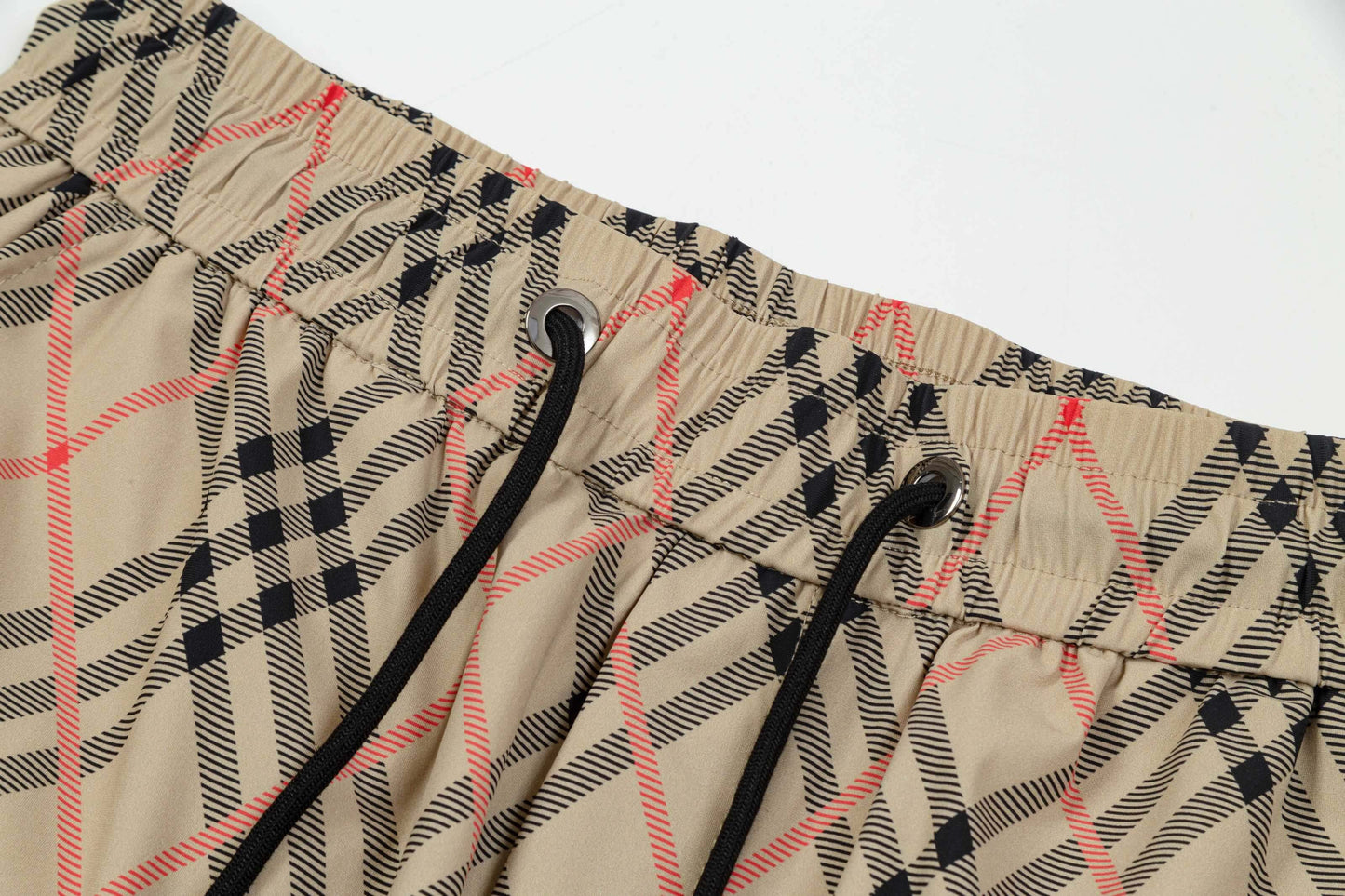 Neue schnelltrocknende Strandshorts
