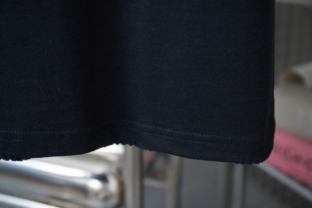 T-shirt brodé en croix