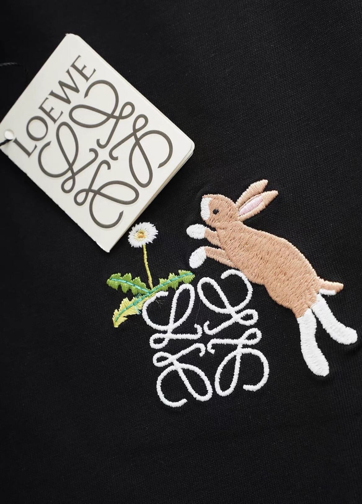 T-shirt brodé lapin