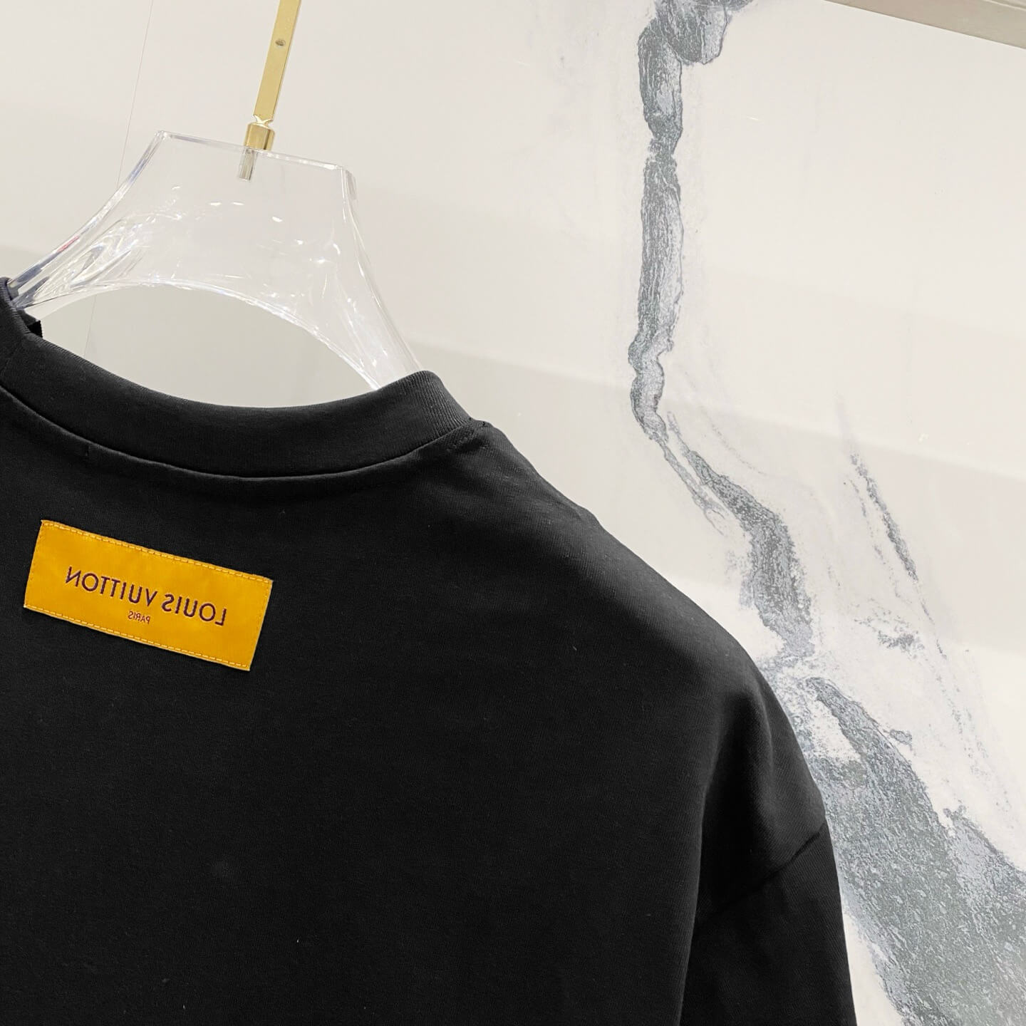 T-Shirt mit Schaumprozess