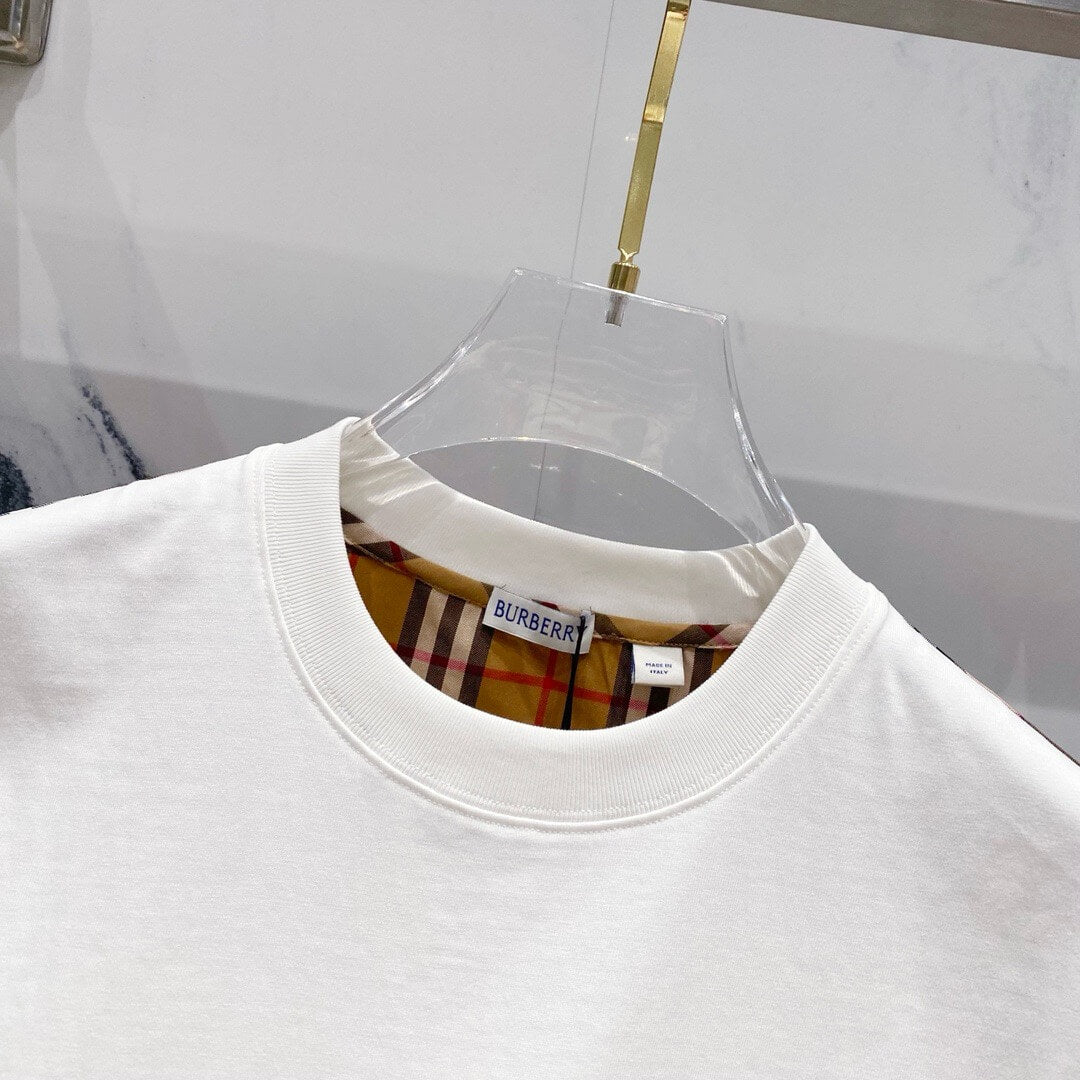 T-Shirt mit karierten Streifen an den Ärmeln