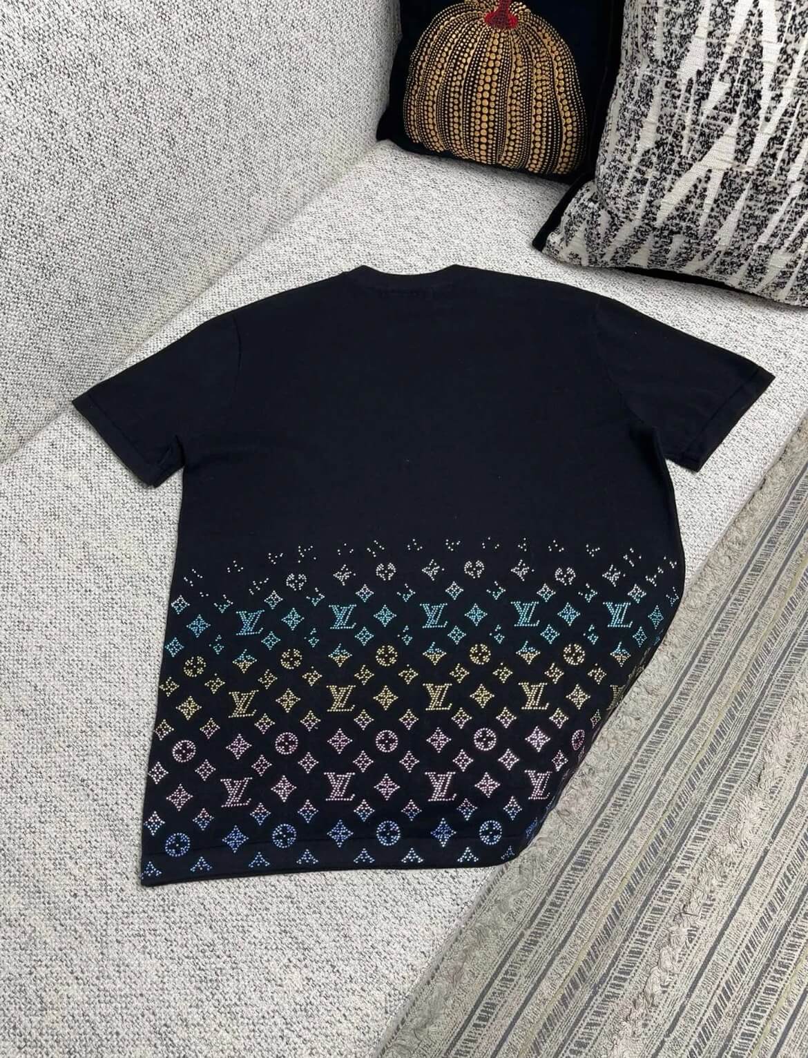 T-shirt à diamants colorés