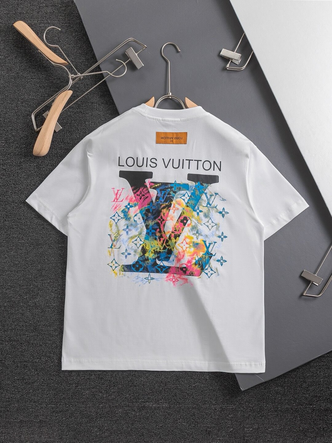 T-shirt brodé à motifs colorés