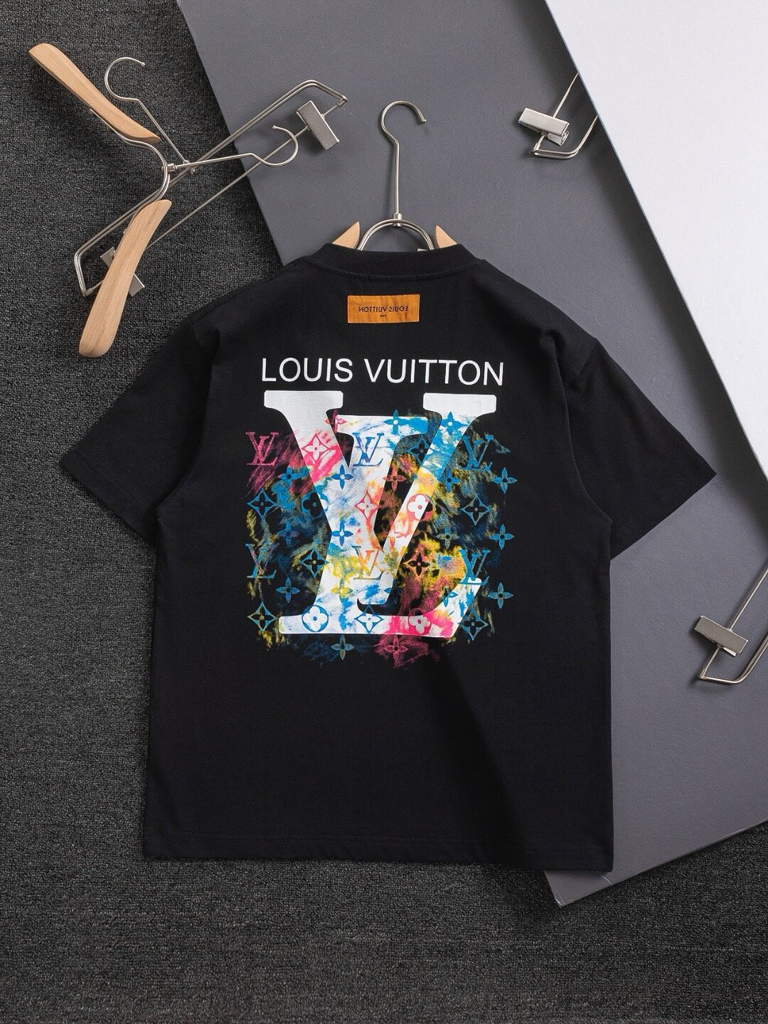 T-shirt brodé à motifs colorés