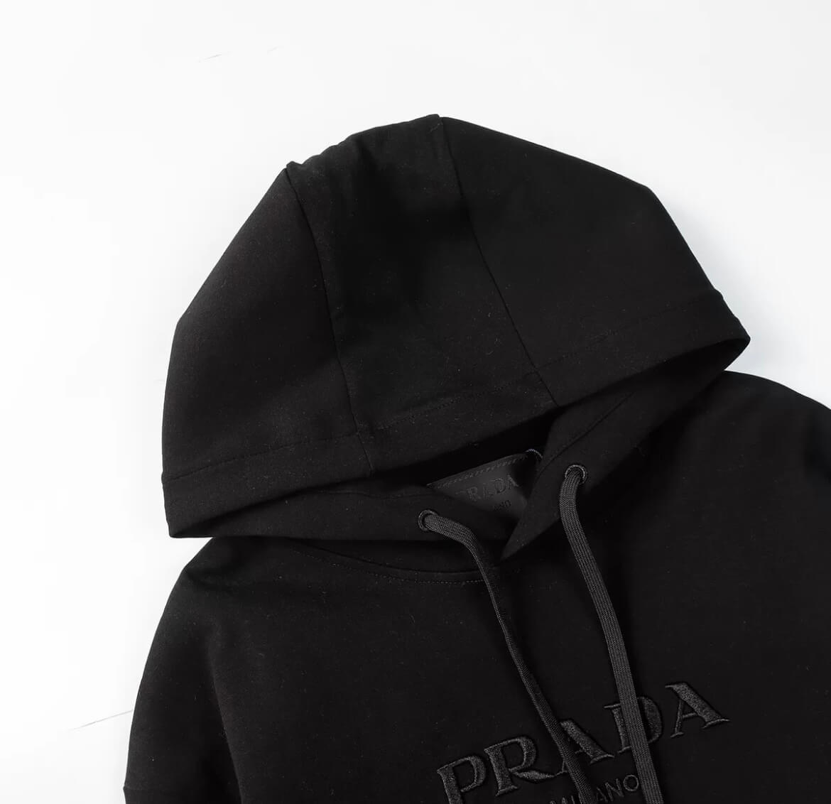 Sweat à capuche brodé à motif classique