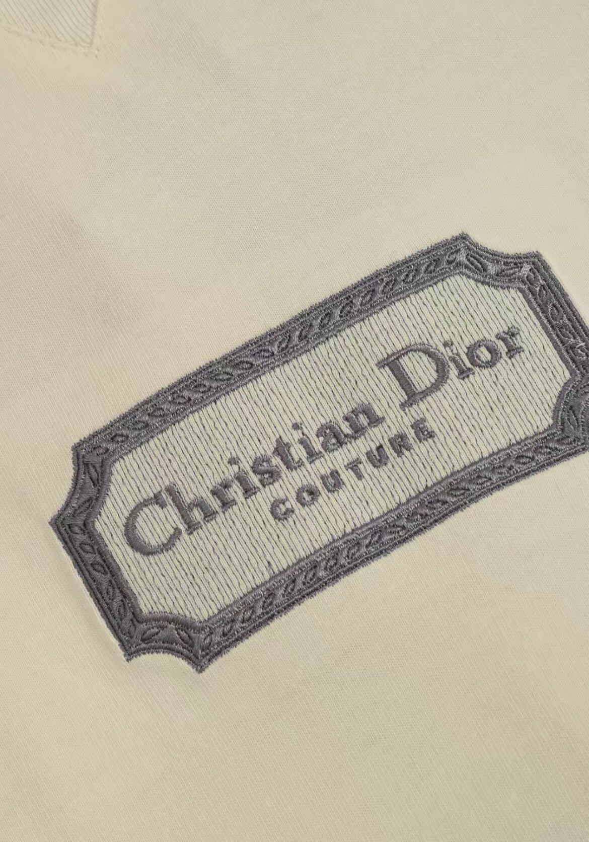 T-shirt brodé classique
