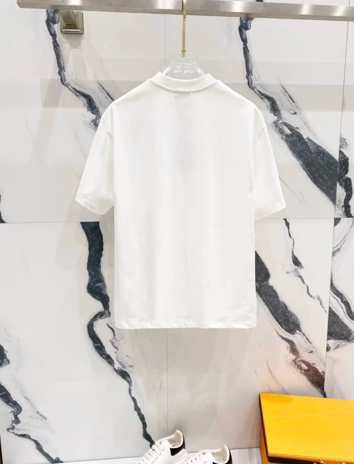 T-shirt brodé classique