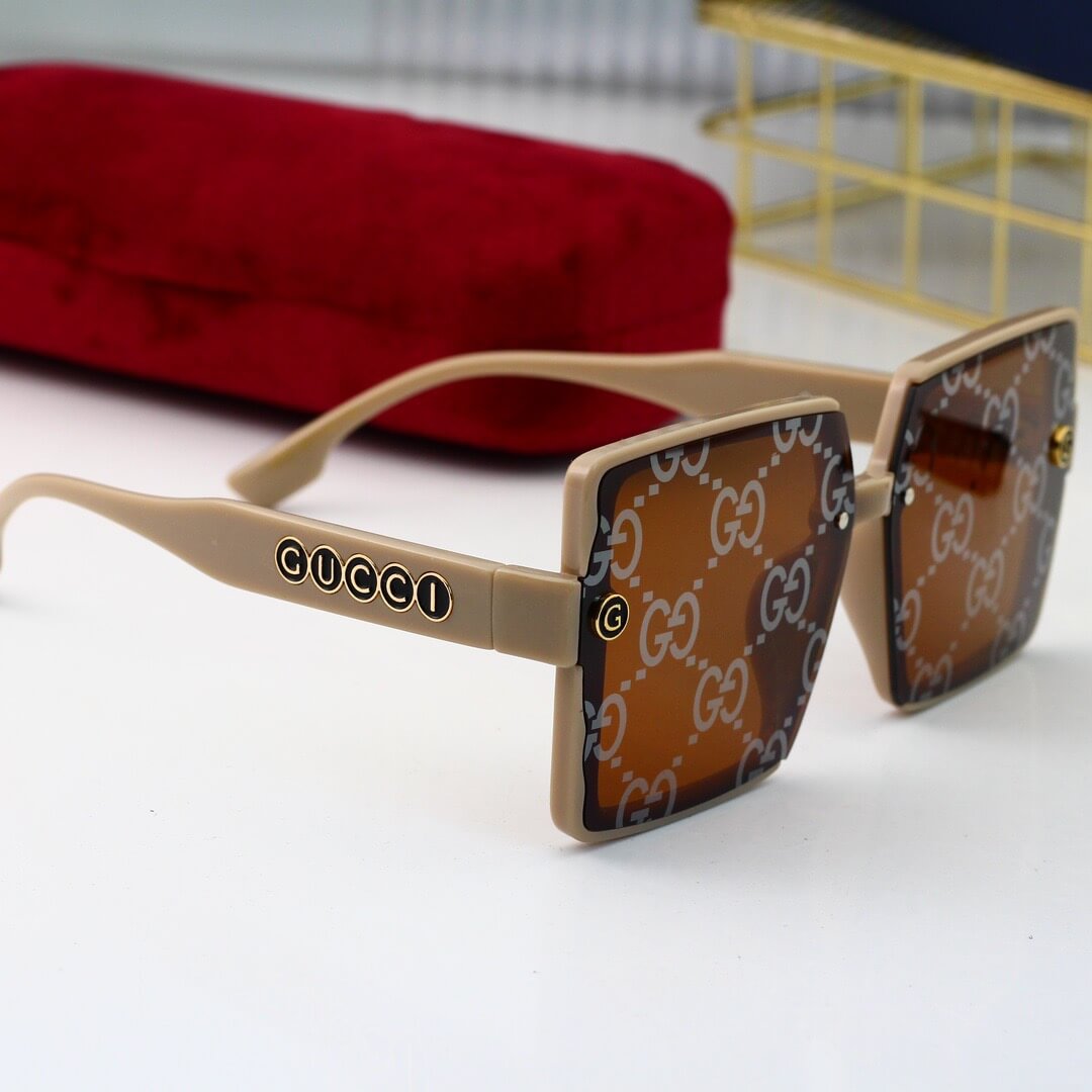 Quadratische Sonnenbrille im modernen Retro-Vollformat