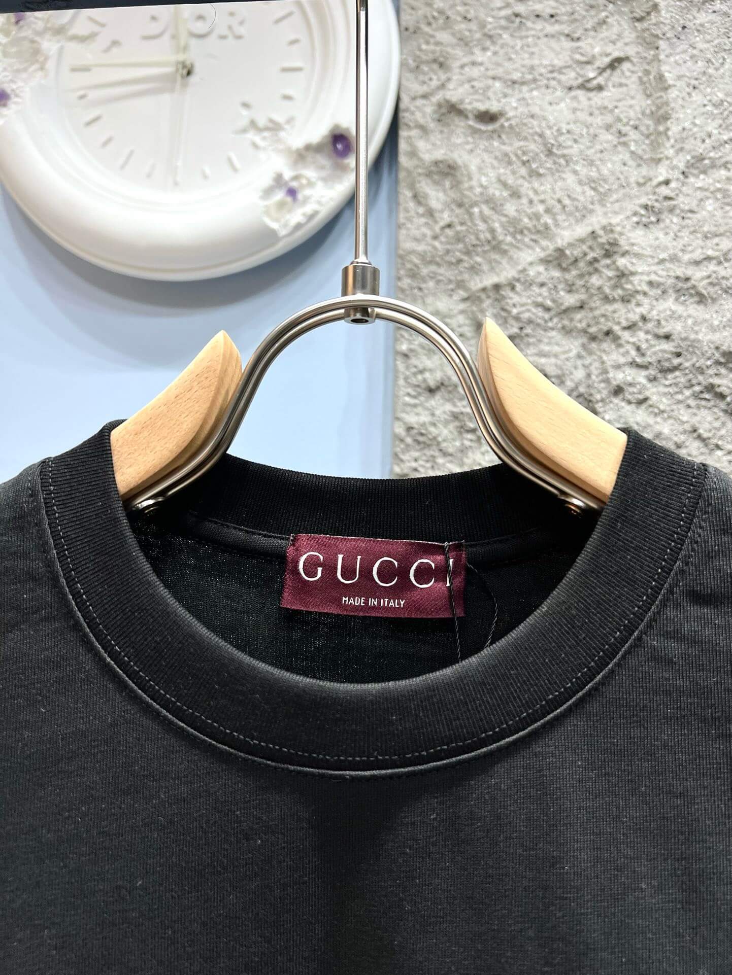 T-shirt brodé de lettres