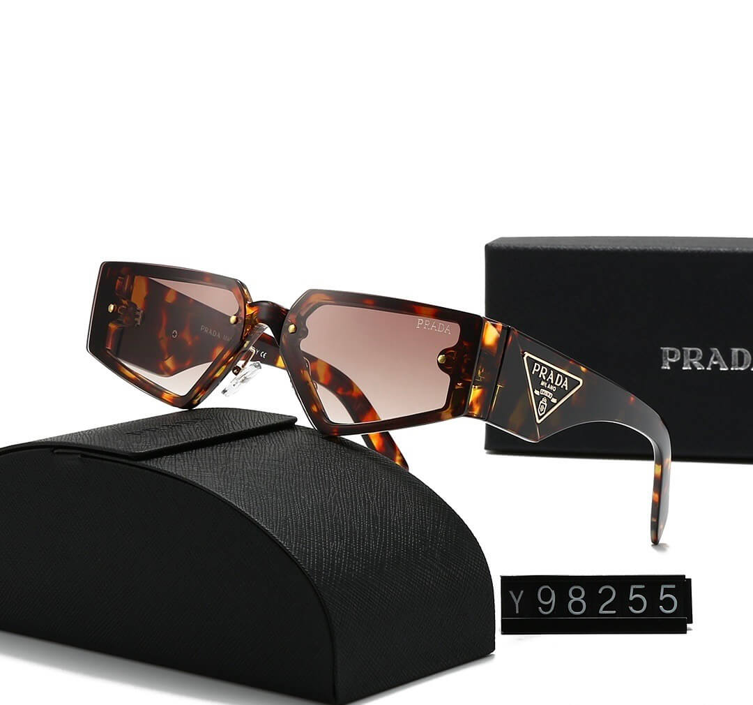 Moderne Vollrand-Sonnenbrille im Geek-Stil