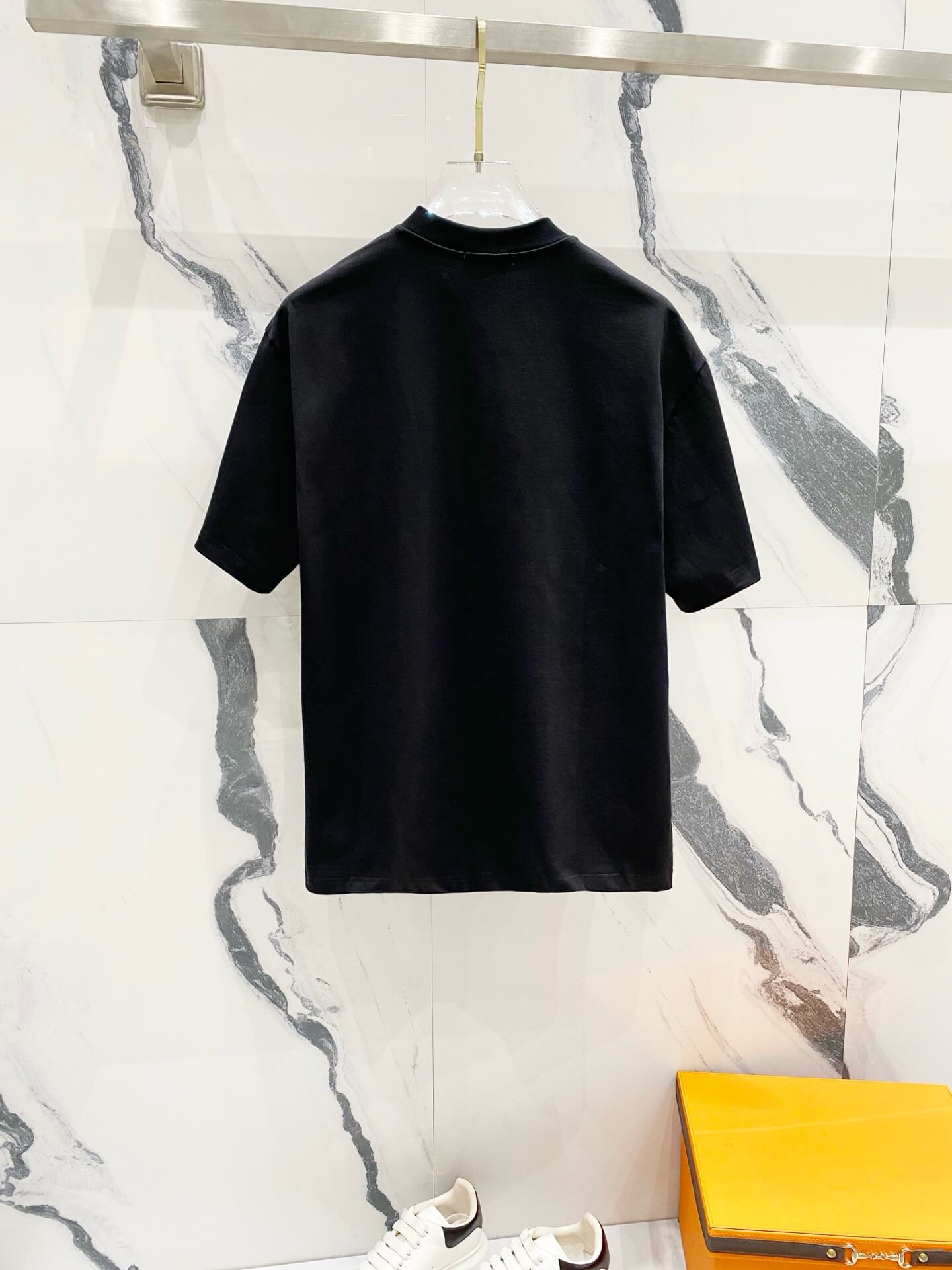 T-shirt brodé classique