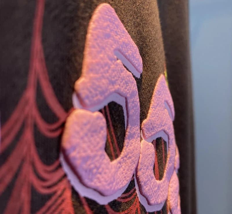 Sweat à capuche marron classique avec numéro