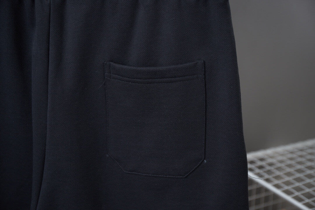 Shorts mit Blütenblatt-Applikation