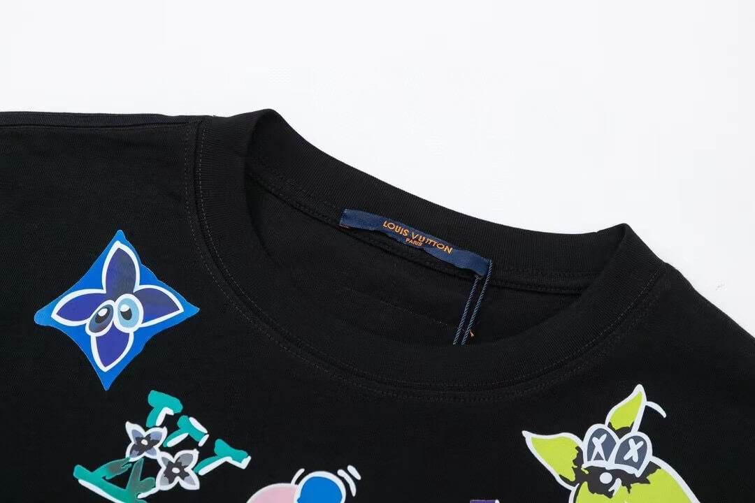 T-shirt imprimé collier coloré