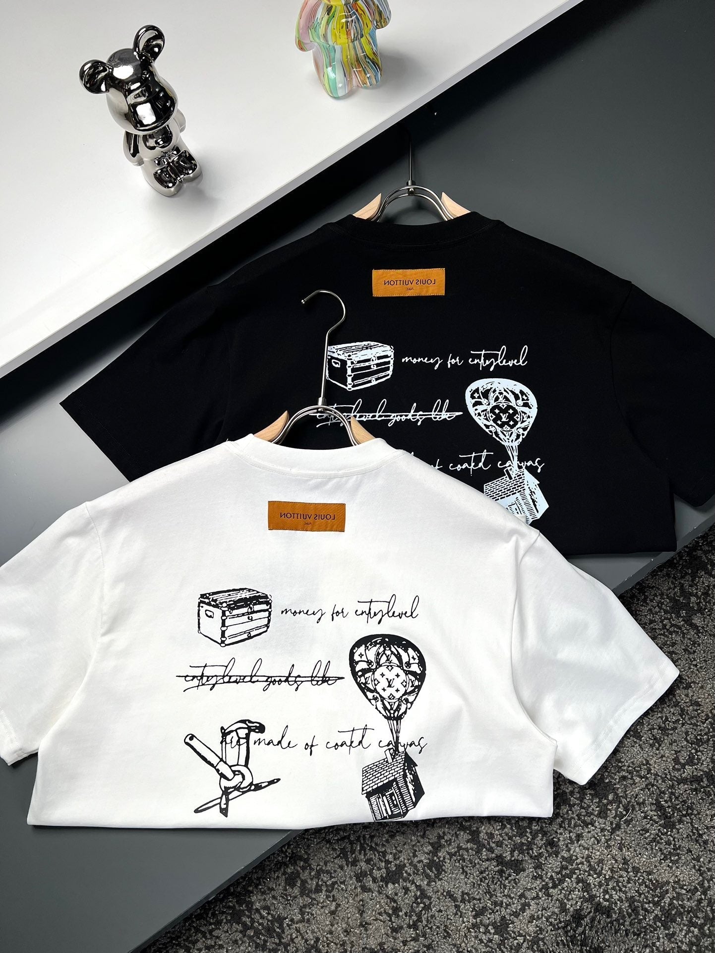 T-shirt classique avec imprimé ballon au dos