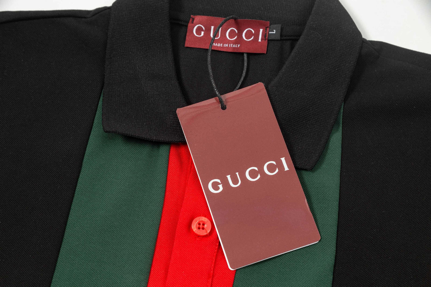 Polo rayé rouge et vert