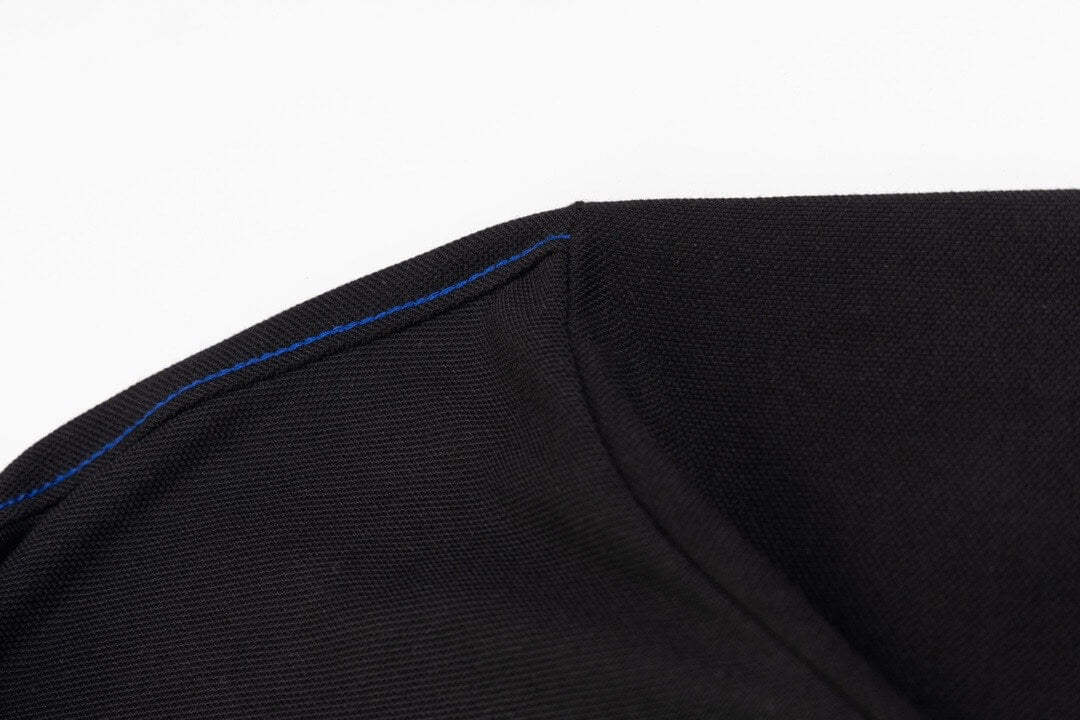 Polo brodé à la taille avec cheval de guerre