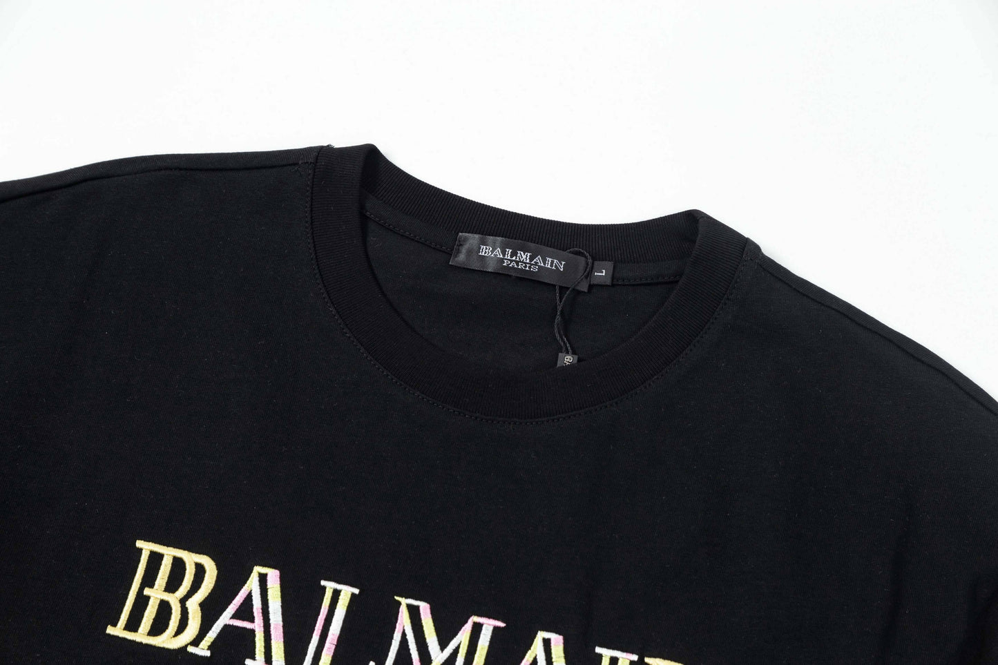 T-shirt brodé de lettres
