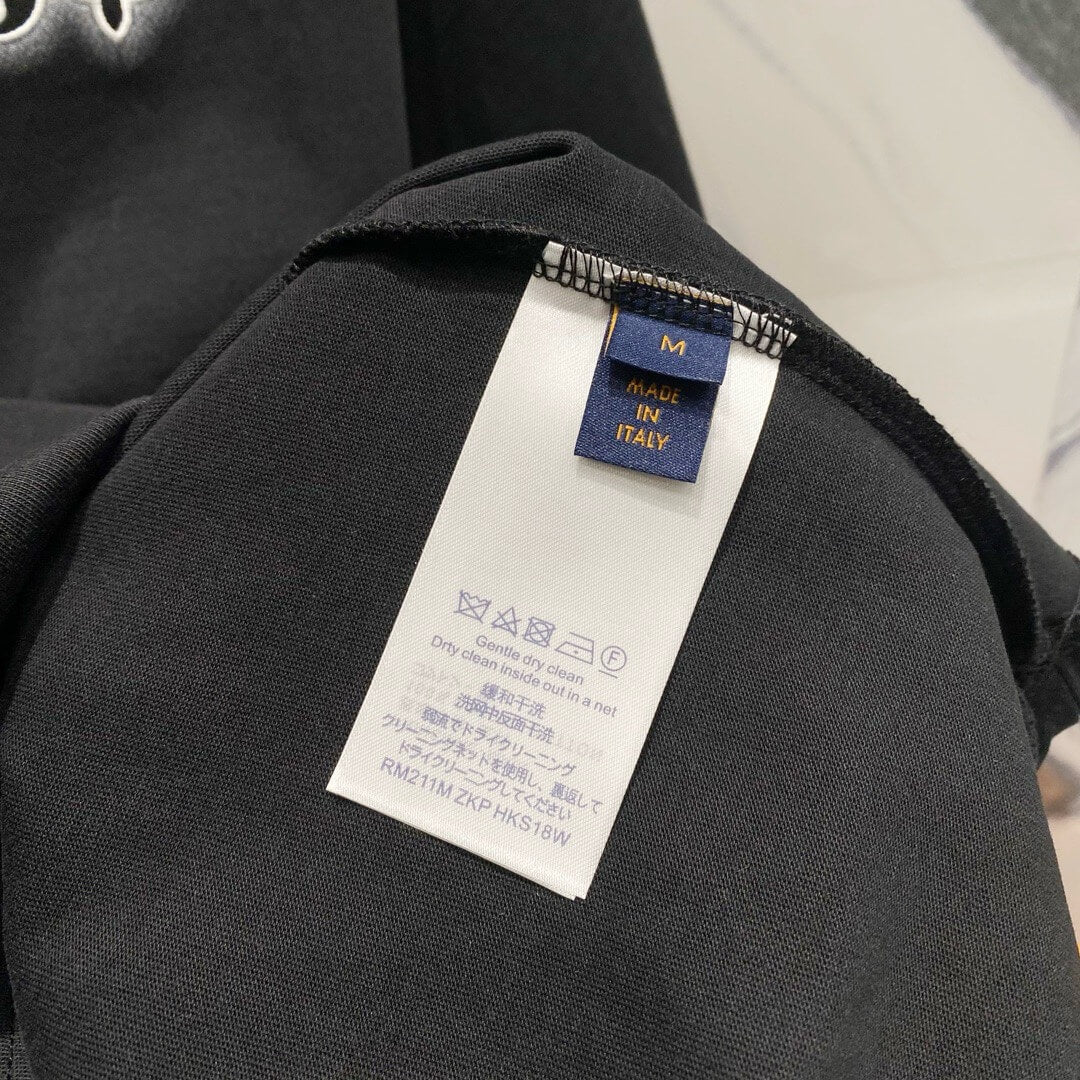 T-Shirt mit Tintenstrahlstickerei