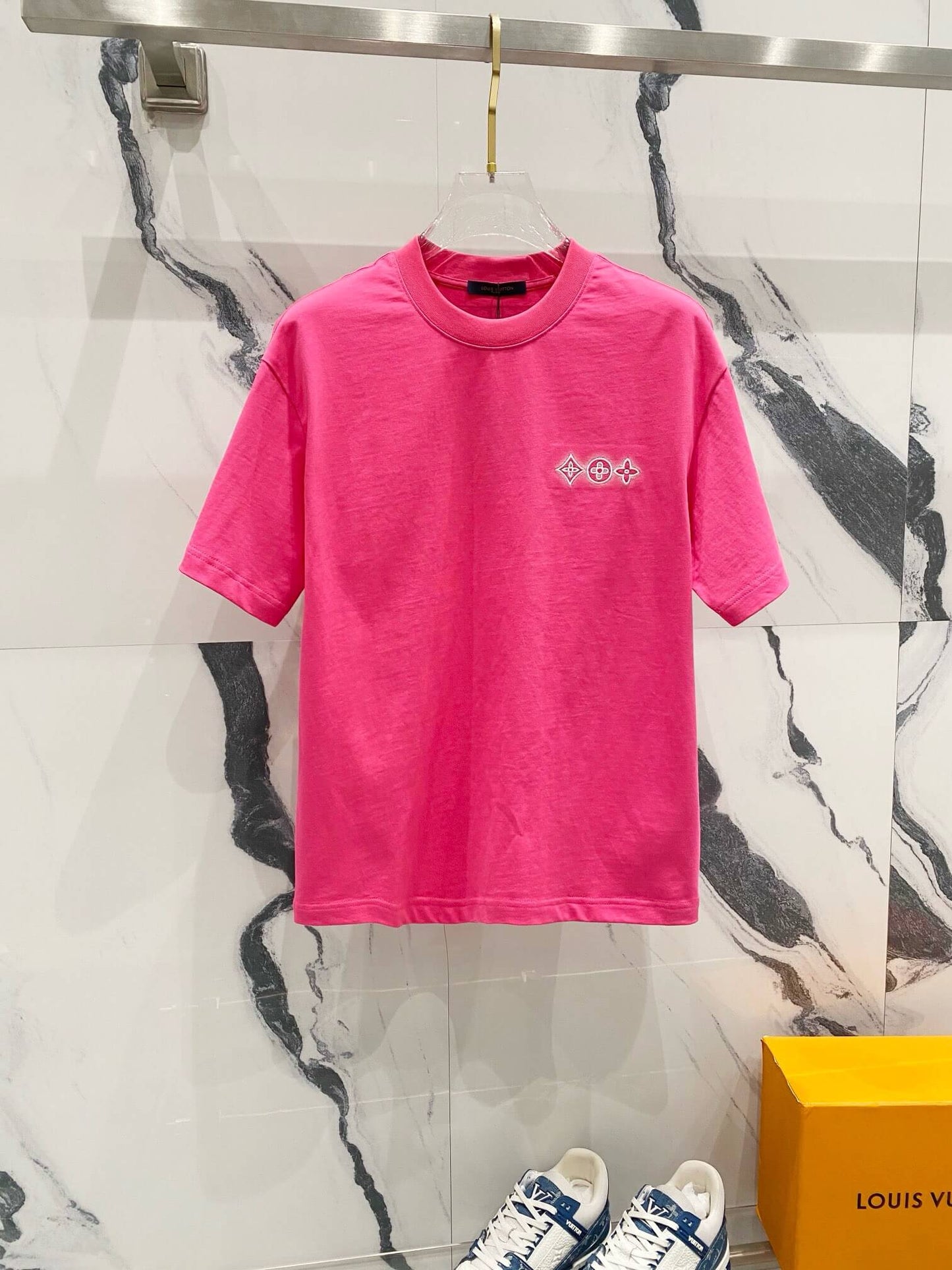 T-Shirt mit Tintenstrahlstickerei