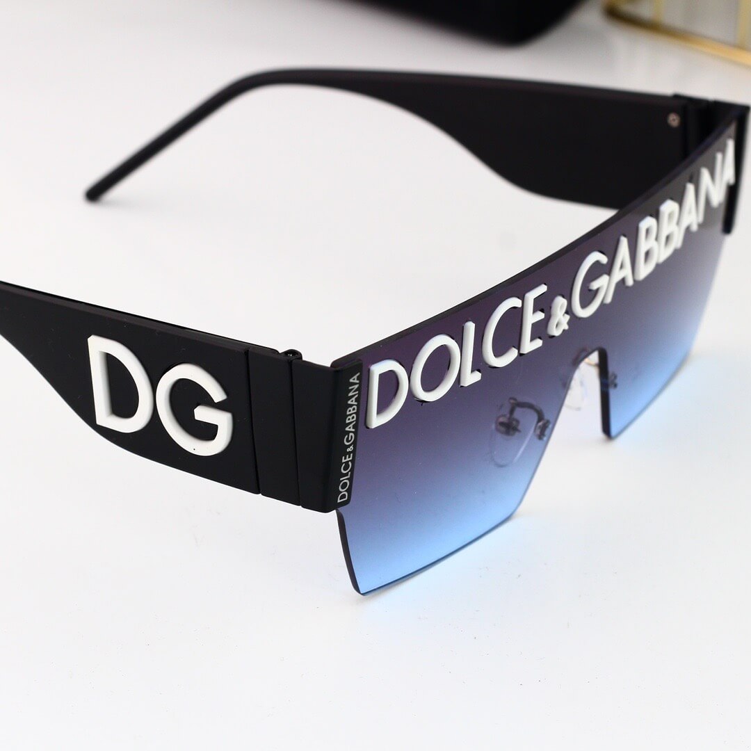 Sonnenbrille im Geek-Hip-Hop-Stil mit großem Schriftaufdruck