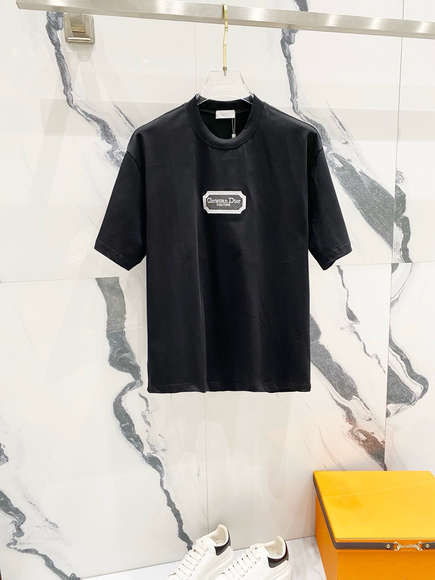 T-shirt brodé classique