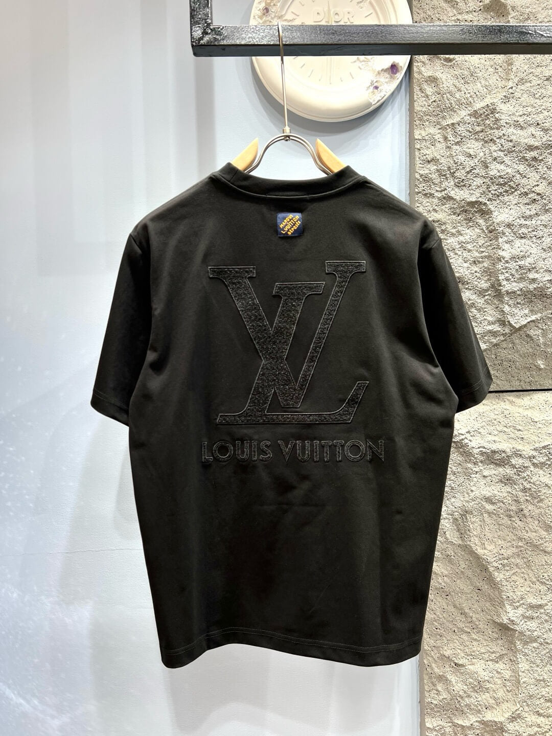 T-shirt à motif tridimensionnel