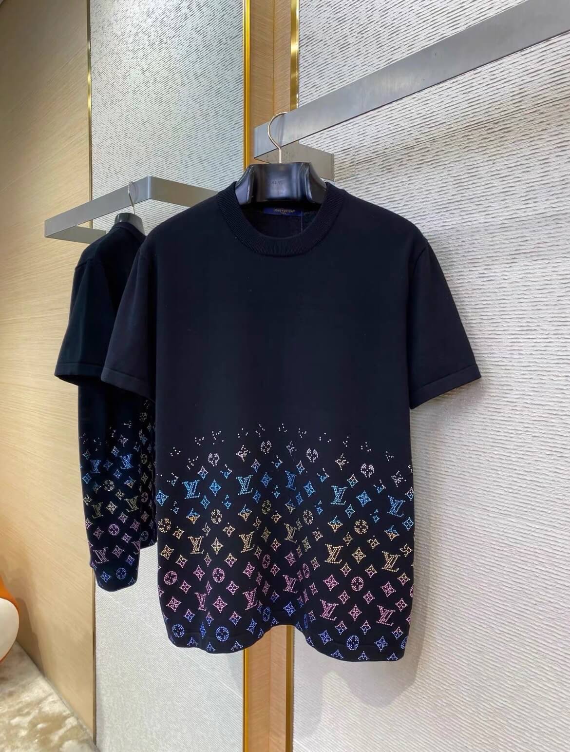 T-shirt à diamants colorés