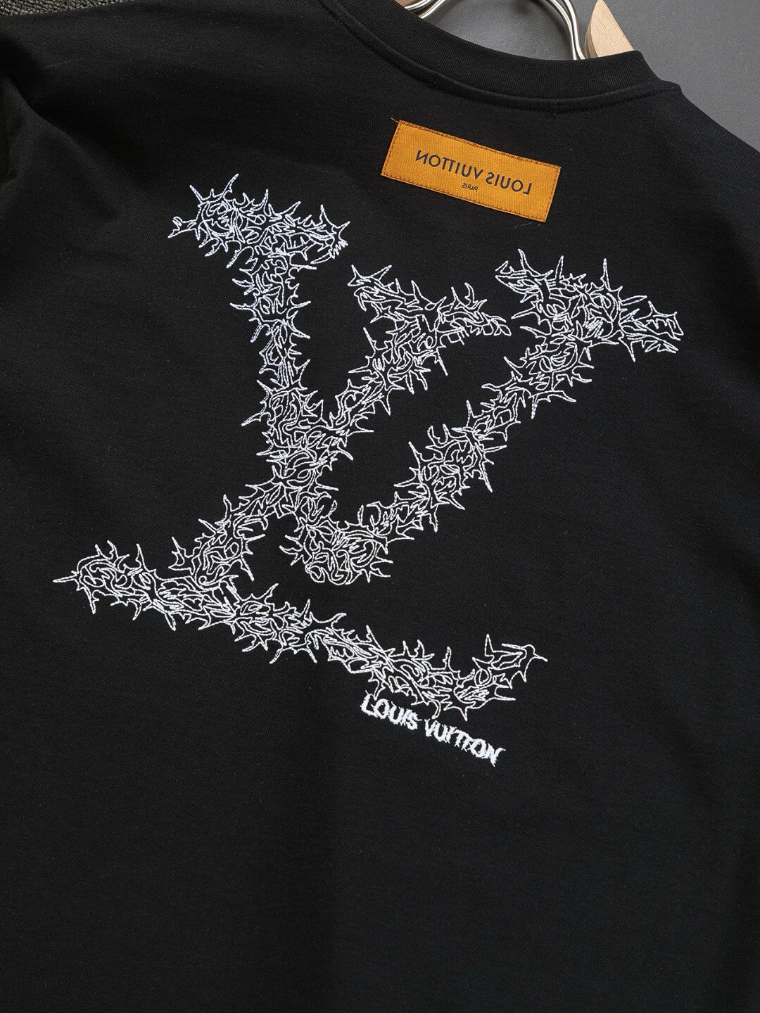 T-shirt brodé devant et derrière