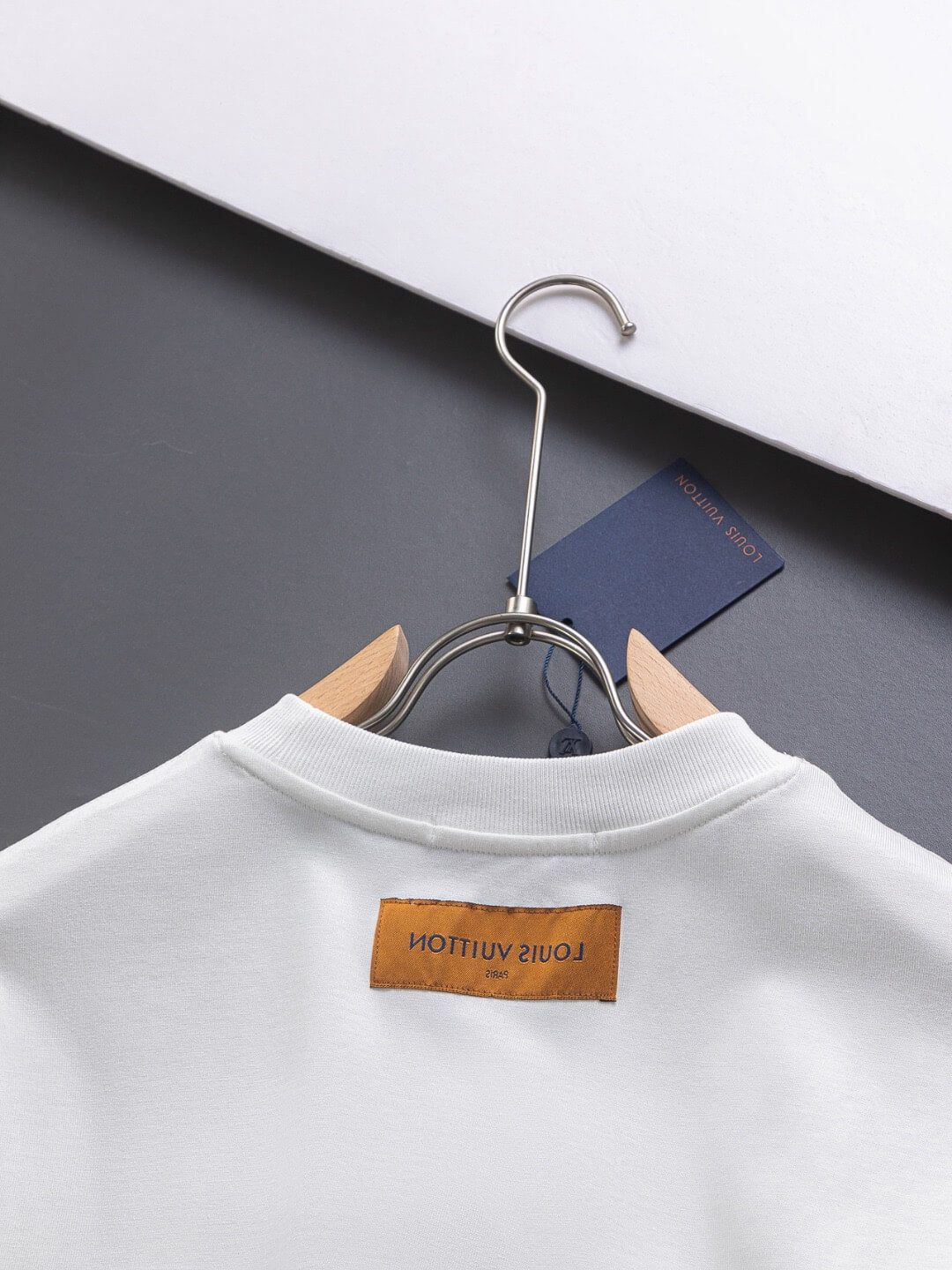 T-Shirt mit 3D-Silikonmuster auf der Brust