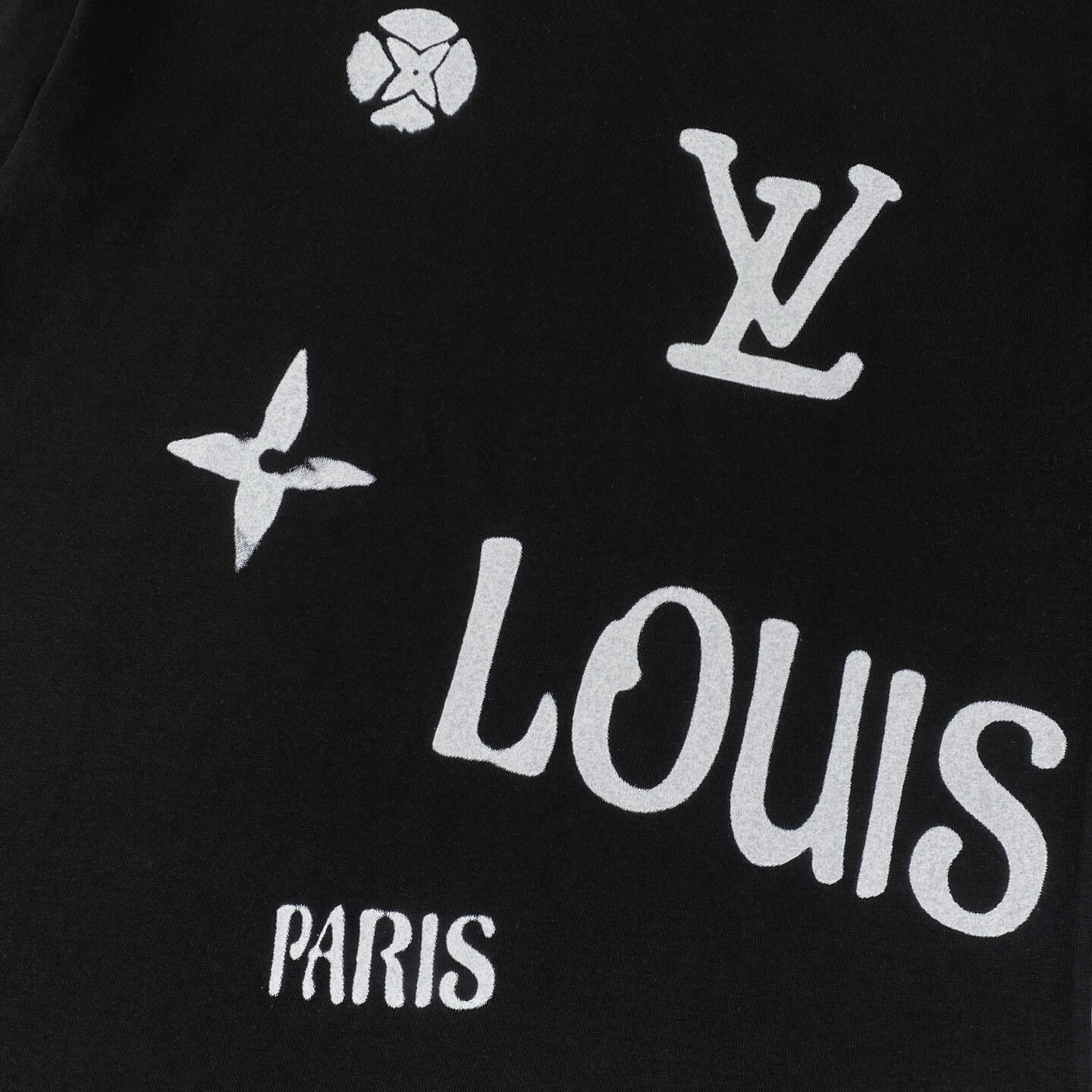 T-shirt avec lettres graffiti