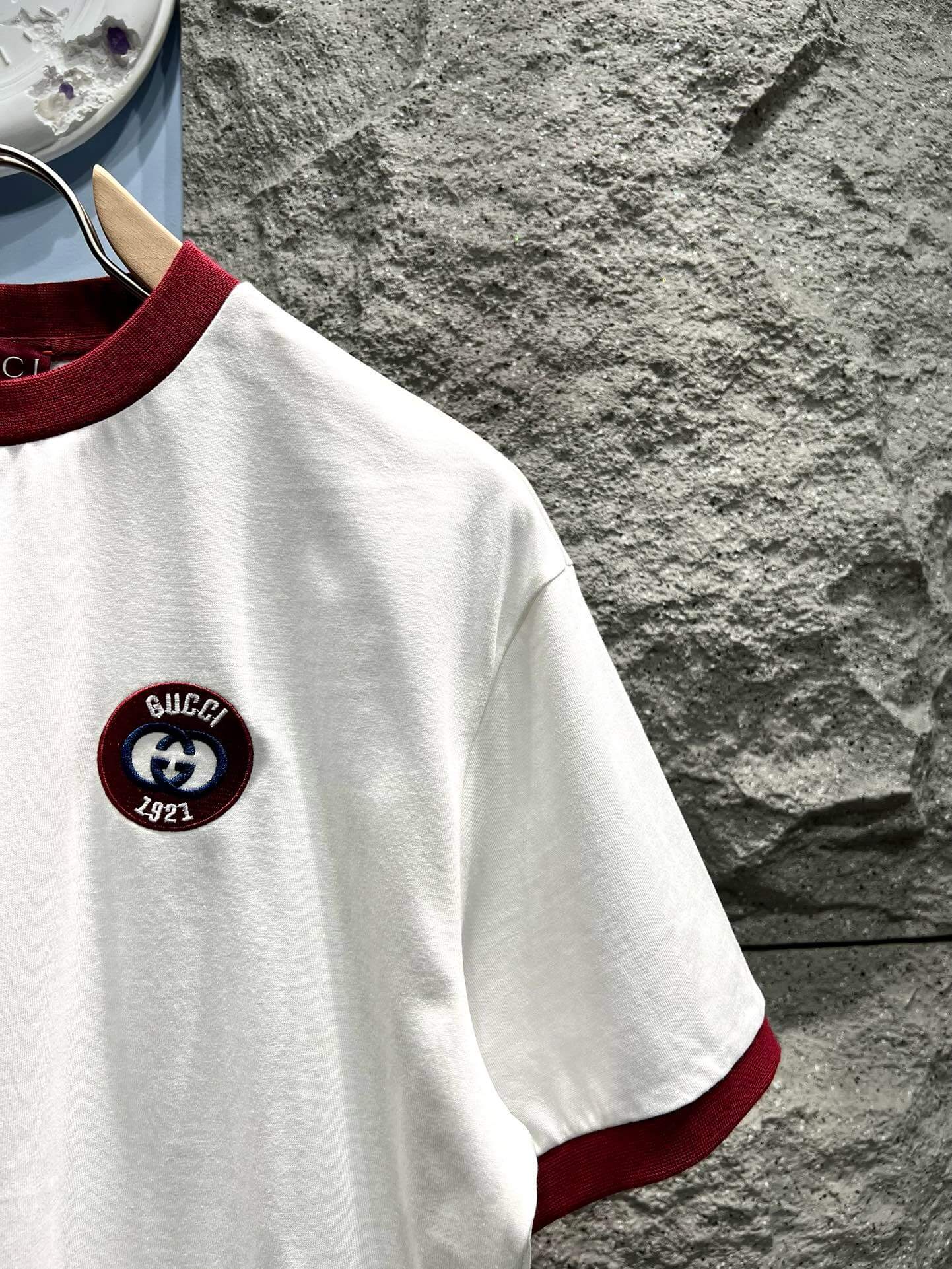 T-shirt à rayures brodées Double G