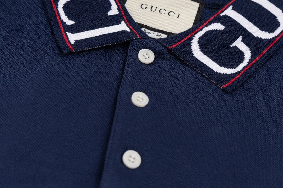 Polo à encolure avec lettres