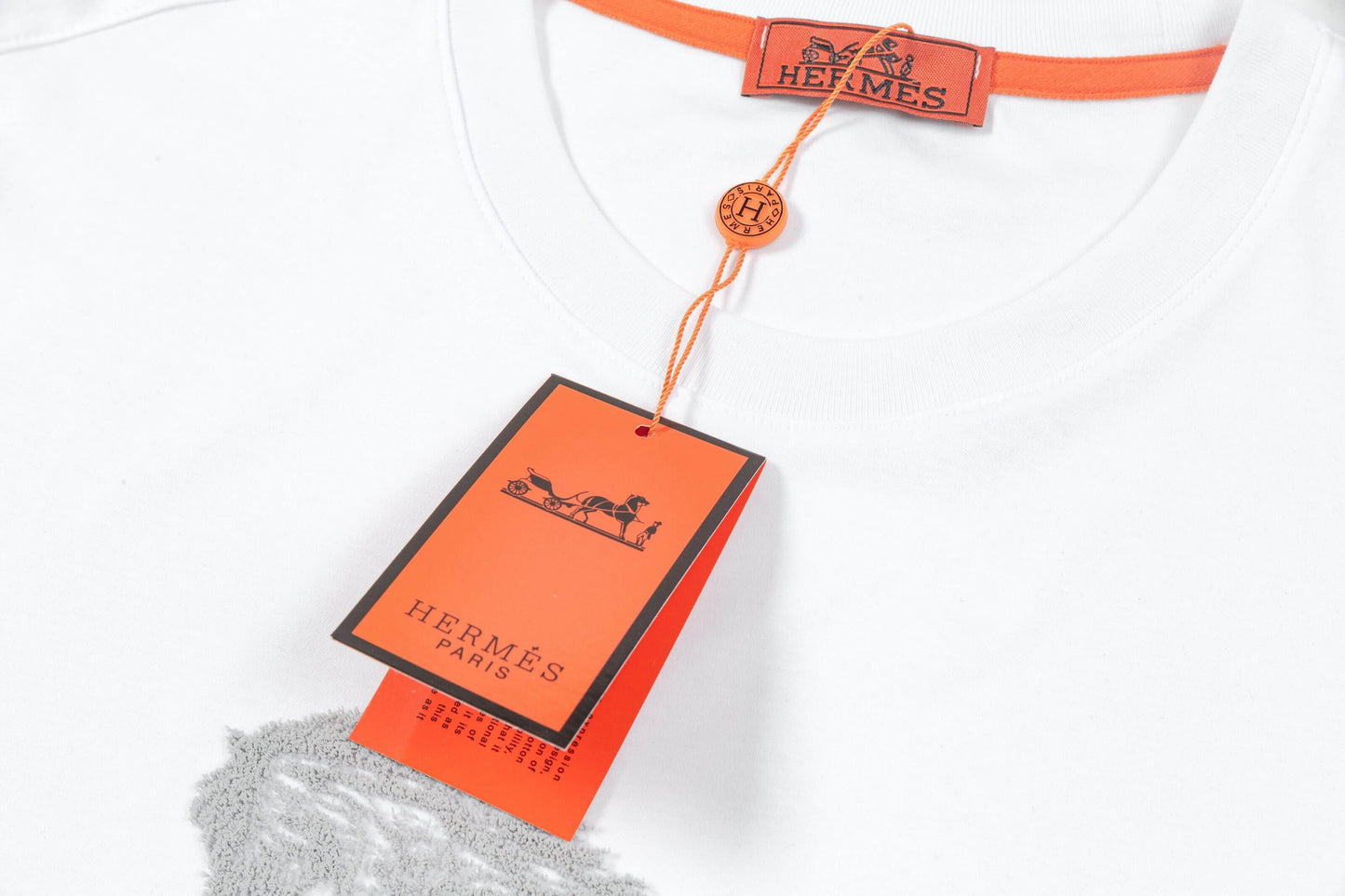 T-shirt délicat avec broderie de cheval