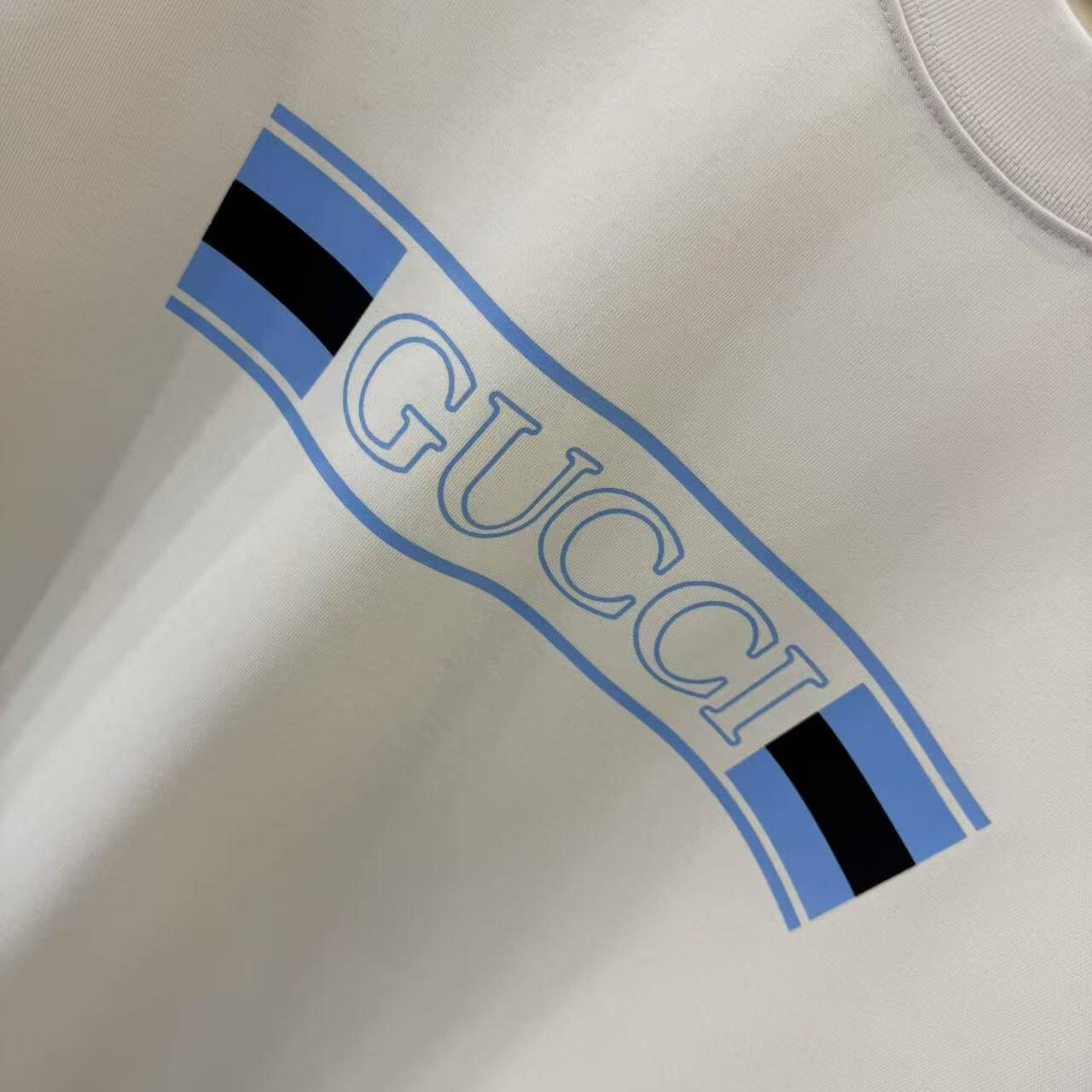 T-Shirt mit neuem Print
