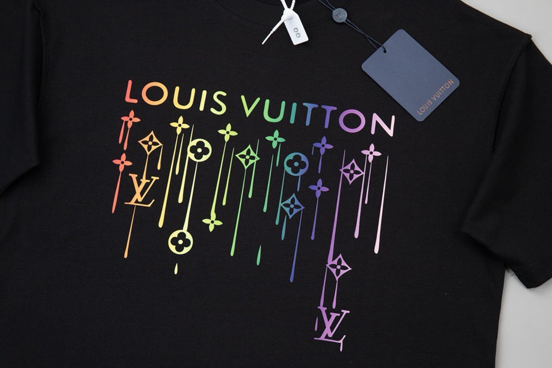 T-shirt imprimé à pompons colorés