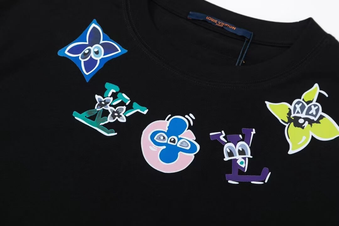 T-shirt imprimé collier coloré