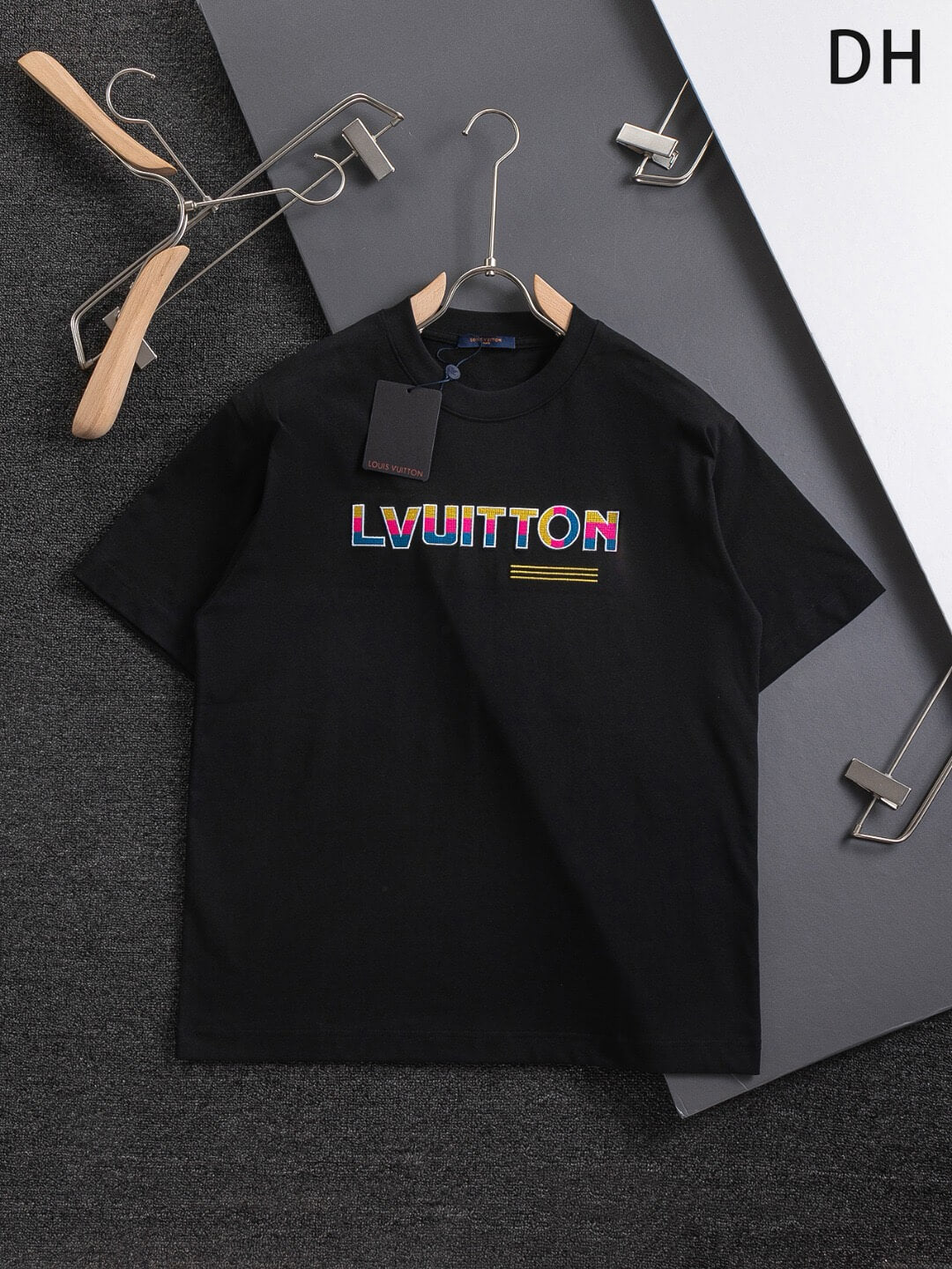 T-shirt brodé à motifs colorés