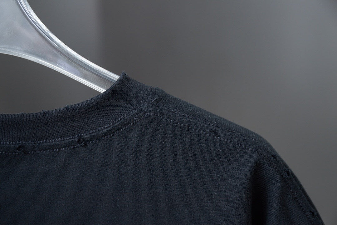 T-shirt brodé en croix