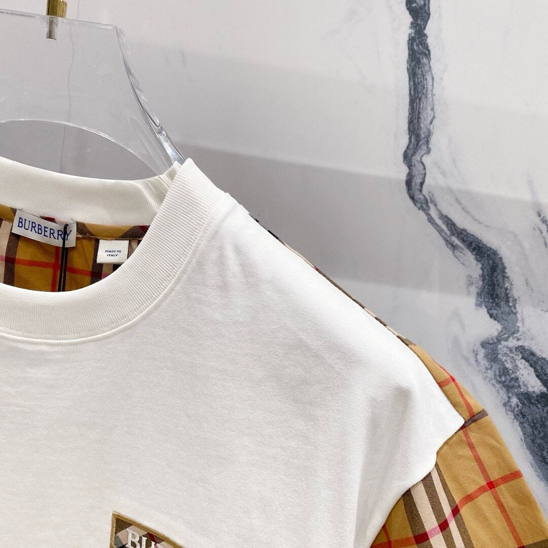 T-Shirt mit karierten Streifen an den Ärmeln