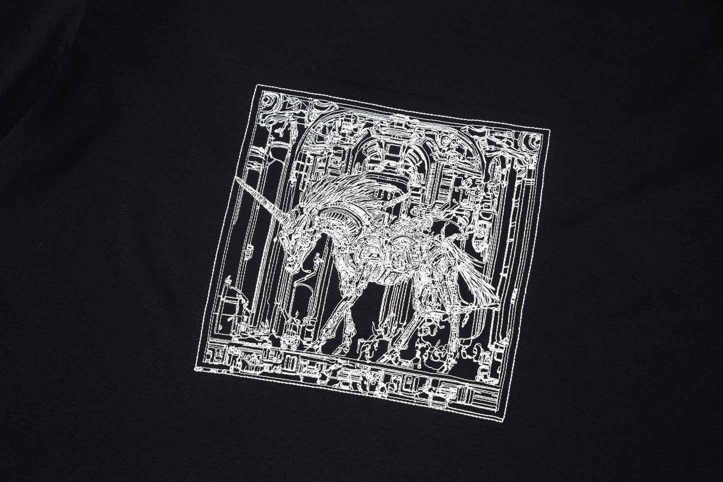 T-shirt brodé exquis avec cheval