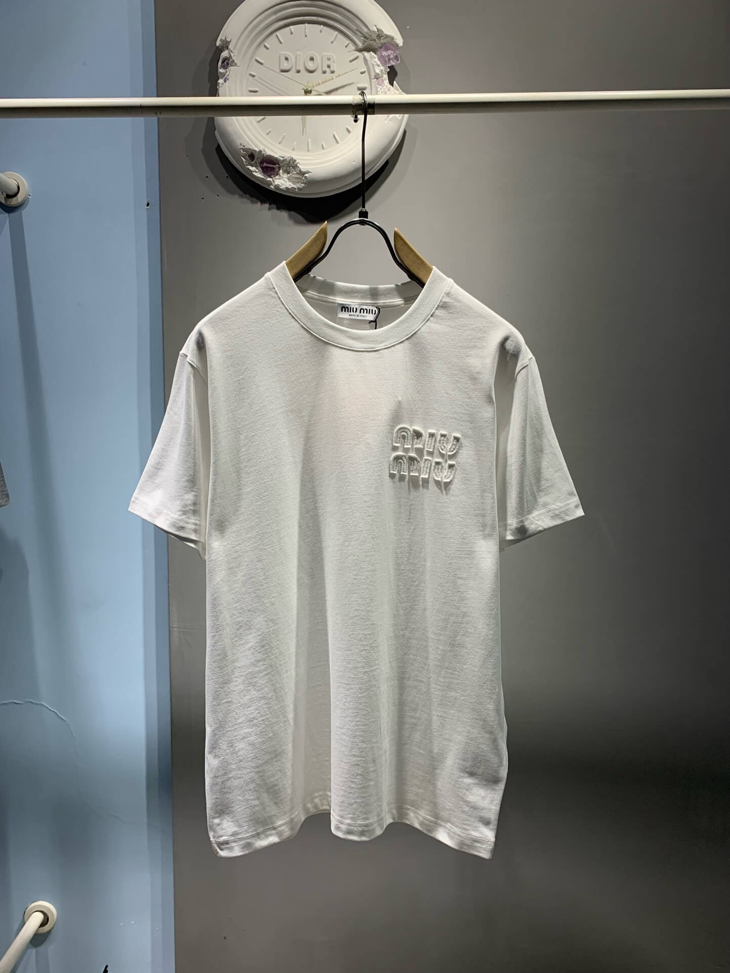 T-Shirt mit Applikationsstickerei