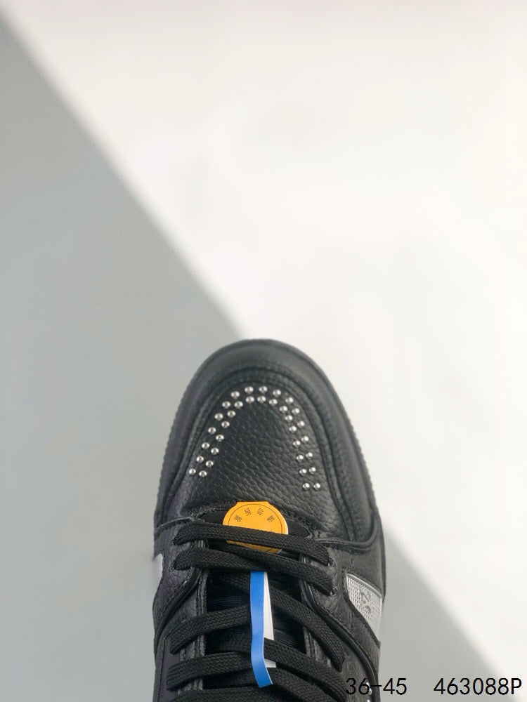 Baskets noires tendance