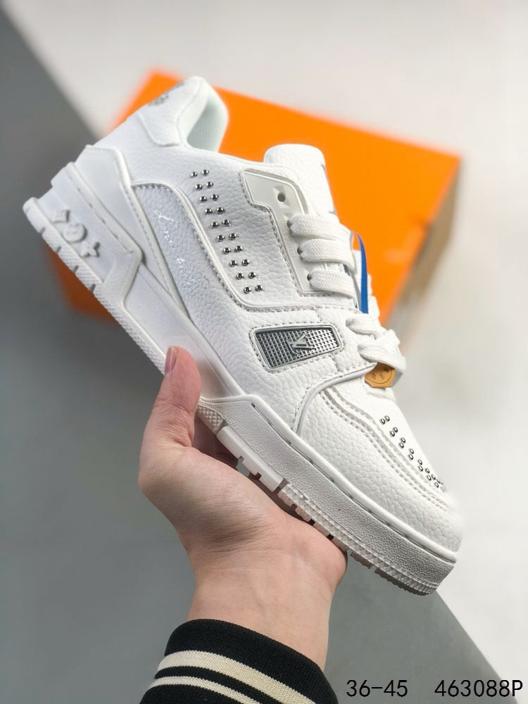 Nouvelles baskets tendance argentées