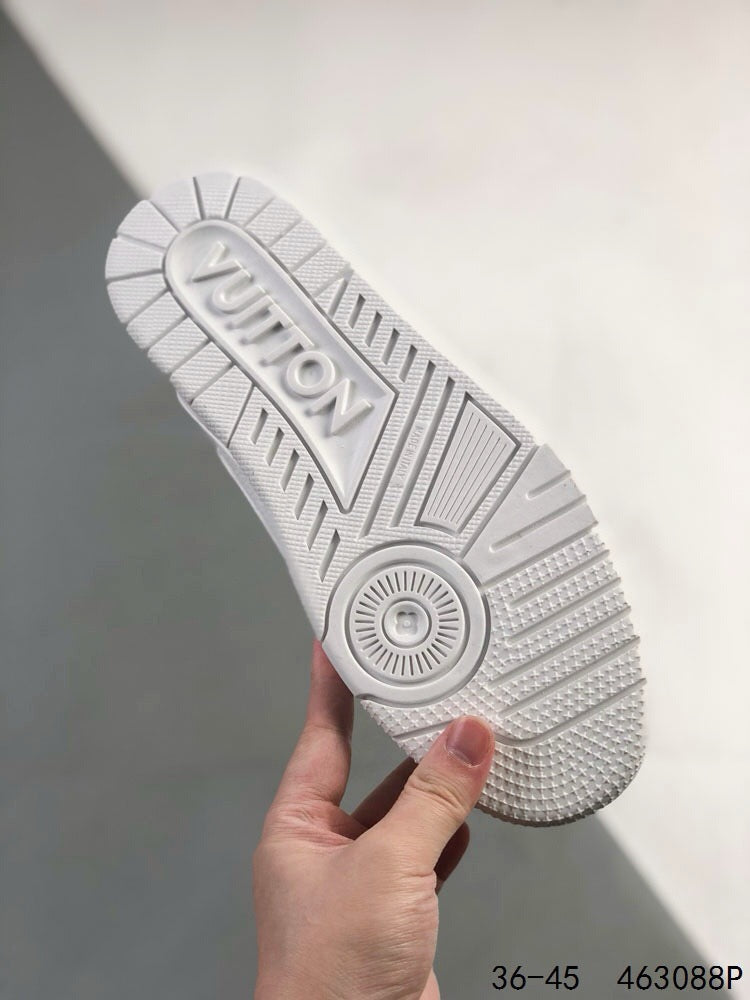 Nouvelles baskets tendance argentées